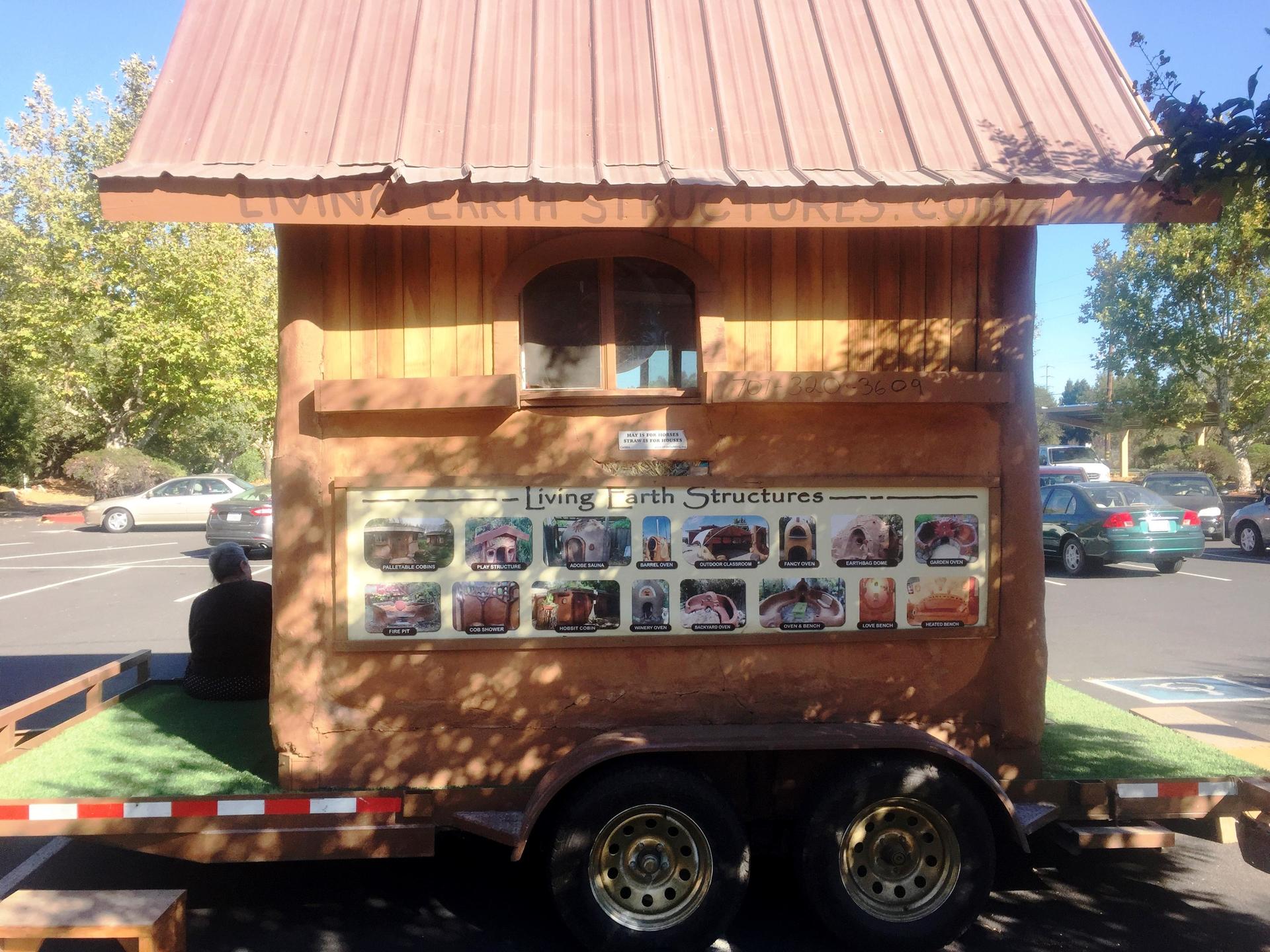 Living earth structures